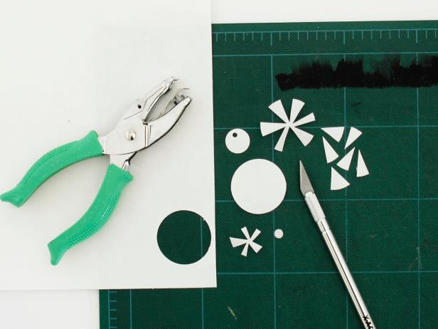 CI-Curbly_Christmas-ornament-Glitter-cut-shapes3_s4x3 CI-Curbly_Christmas-ornament-Glitter-cut-shapes3_s4x3
