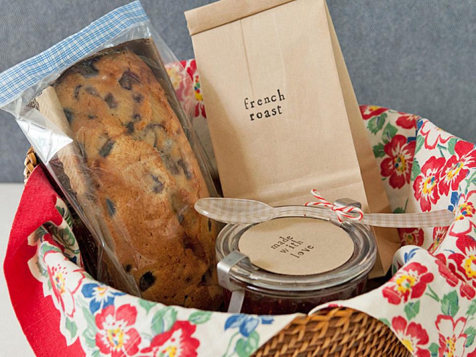 how-to-make-a-breakfast-gift-basket-diy