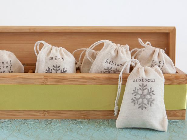 Christmas Teas in a Festive Box Christmas Teas in a Festive Box