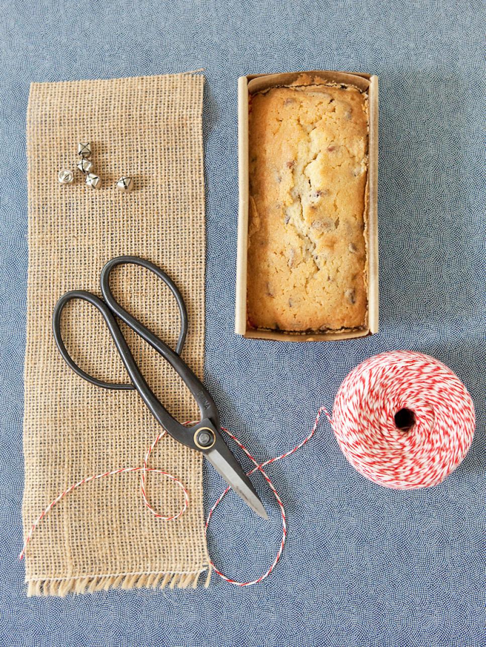 How to Make a Gift Basket of Homemade Breads DIY
