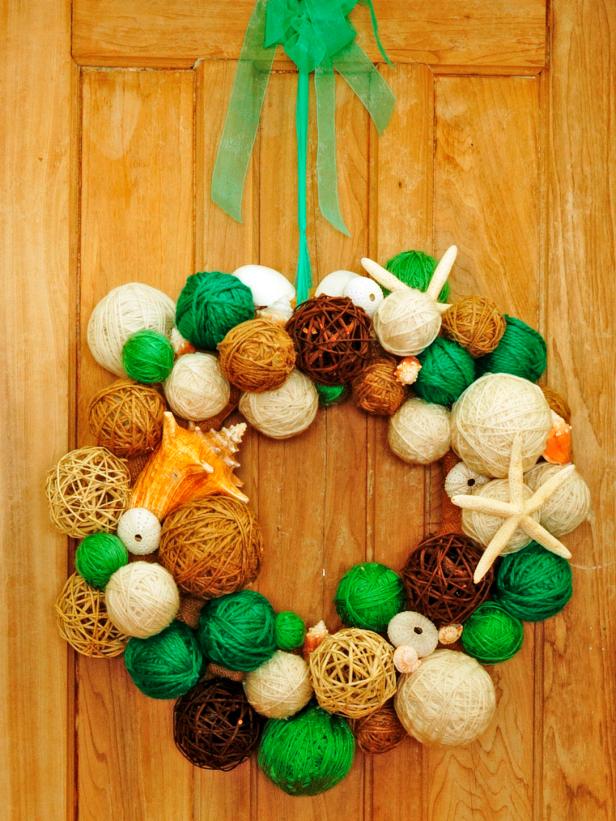 CI-Susan-Teare_Yarn-Ball-Wreath-Non-Holiday_s3x4 CI-Susan-Teare_Yarn-Ball-Wreath-Non-Holiday_s3x4