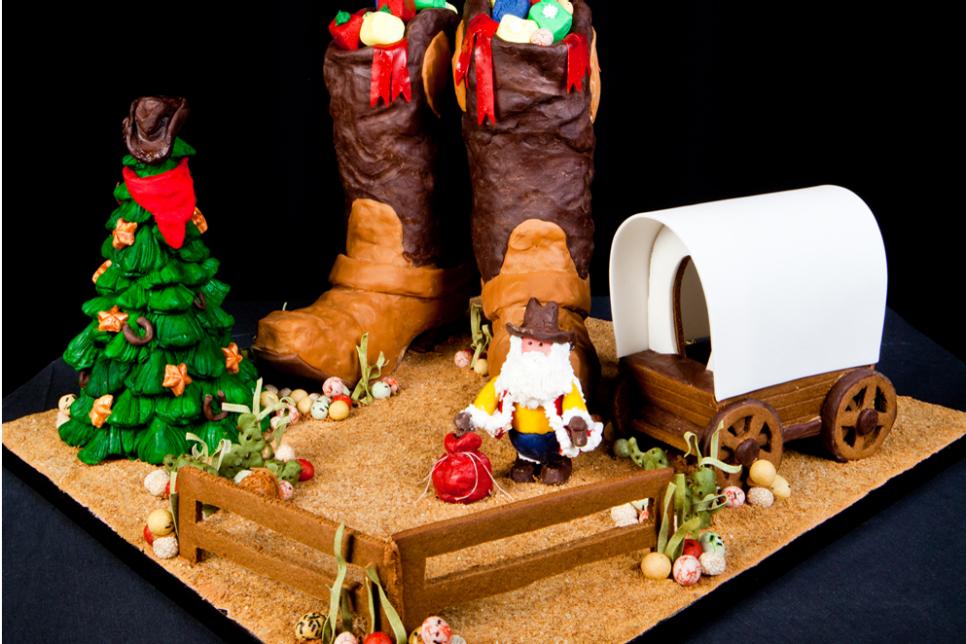 15 Amazing Gingerbread Houses | DIY