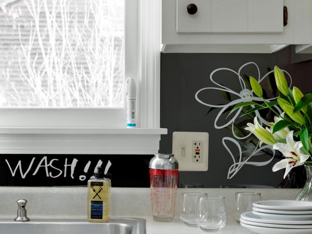 CI-Susan-Teare_Plexiglas-message-board-backsplash-close-up_s4x3 CI-Susan-Teare_Plexiglas-message-board-backsplash-close-up_s4x3