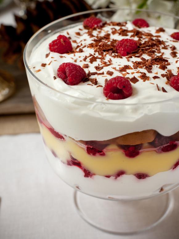 CI-She-n-He-Photography_Holiday-Wedding-Trifle-bowl_s3x4 CI-She-n-He-Photography_Holiday-Wedding-Trifle-bowl_s3x4