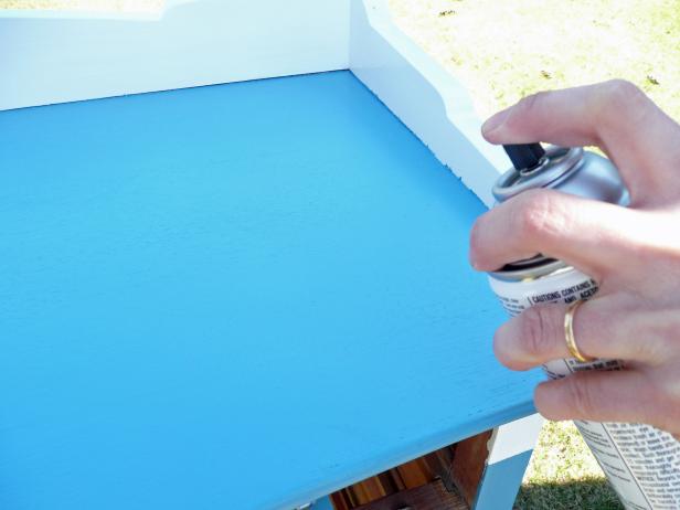 Original-Painted-Dresser_spraying-sealer_s4x3 Original-Painted-Dresser_spraying-sealer_s4x3