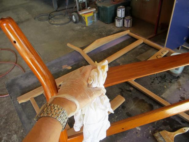 Original-Mid-Century-Mod-Chair_Applying-Teak-Oil_s4x3 Original-Mid-Century-Mod-Chair_Applying-Teak-Oil_s4x3