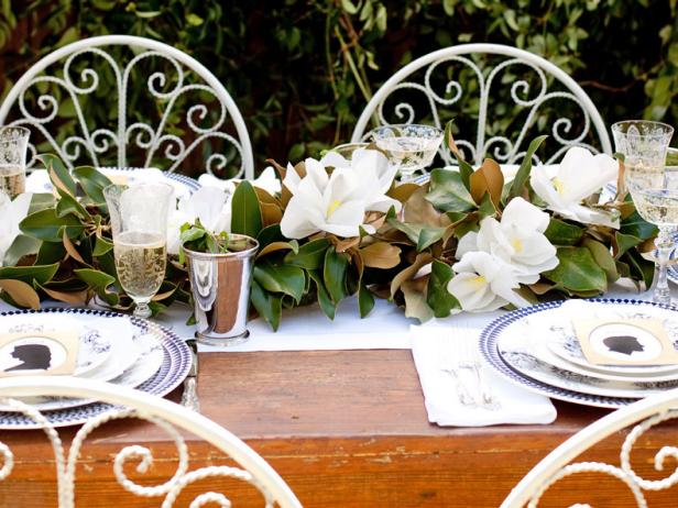 CI-She-n-He-Photography_Magnolia-Garland-Centerpiece_s4x3 CI-She-n-He-Photography_Magnolia-Garland-Centerpiece_s4x3