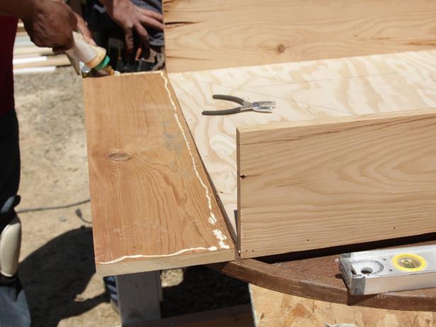 Glue the sides of the frame before nailing.