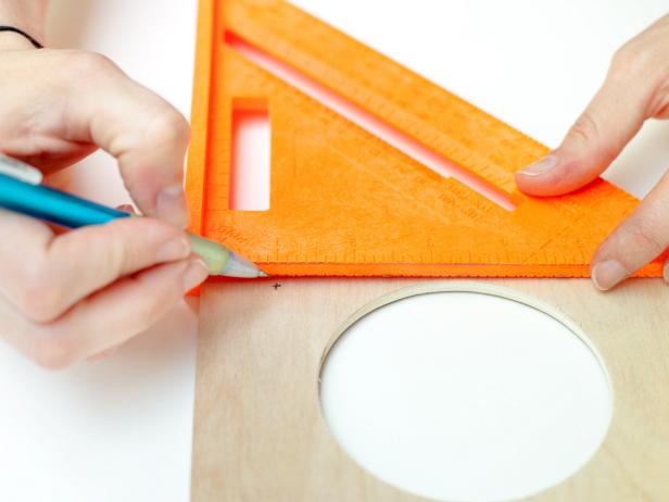 Original-Wine-Rack-Laura-Parke_Marking-Hole-For-String_s4x3 Original-Wine-Rack-Laura-Parke_Marking-Hole-For-String_s4x3