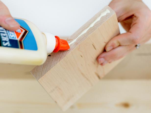 Original-Laura-Parke-Herb-Box_Applying-Glue-to-end_s4x3 Original-Laura-Parke-Herb-Box_Applying-Glue-to-end_s4x3