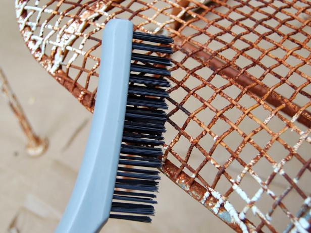 Original-Painted-Metal-Chair_brushing-off-rust_s4x3 Original-Painted-Metal-Chair_brushing-off-rust_s4x3