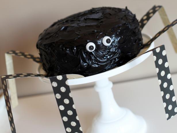 CI-Vicki-Lynn-Photography_Halloween-Spider-Cake_s4x3 CI-Vicki-Lynn-Photography_Halloween-Spider-Cake_s4x3