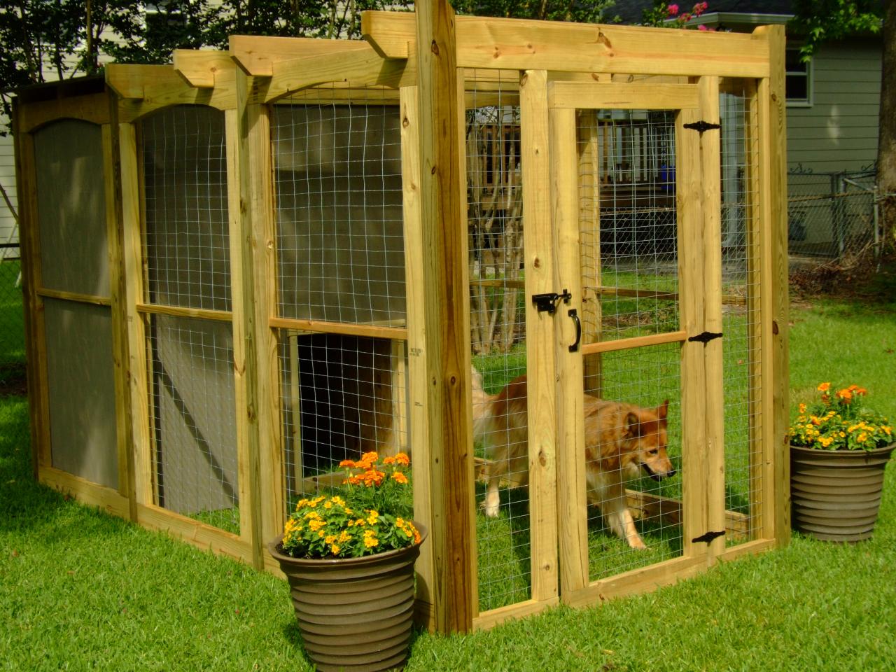 How to Build a Dog Run With Attached Doghouse howtos DIY