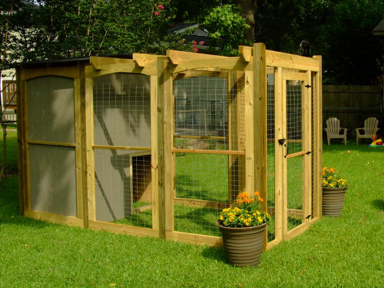 How to Build a Dog Run With Attached Doghouse howtos DIY