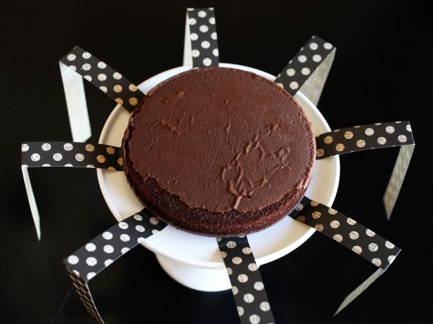 CI-Vicki-Lynn-Photography_Spider-Cake-on-Platter-step2_s4x3 CI-Vicki-Lynn-Photography_Spider-Cake-on-Platter-step2_s4x3