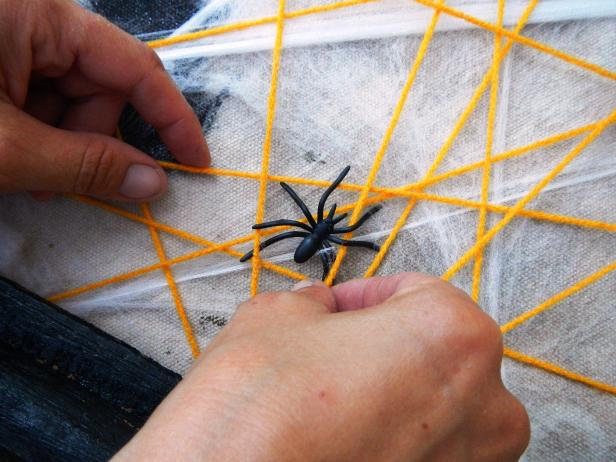 Original-Hallowen-Sign_add-spiders_s4x3 Original-Hallowen-Sign_add-spiders_s4x3