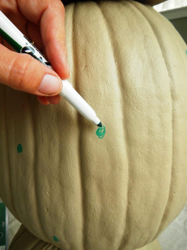 Original-Lighted-Pumpkin-Topiary_marking-hole-placement_s3x4 Original-Lighted-Pumpkin-Topiary_marking-hole-placement_s3x4