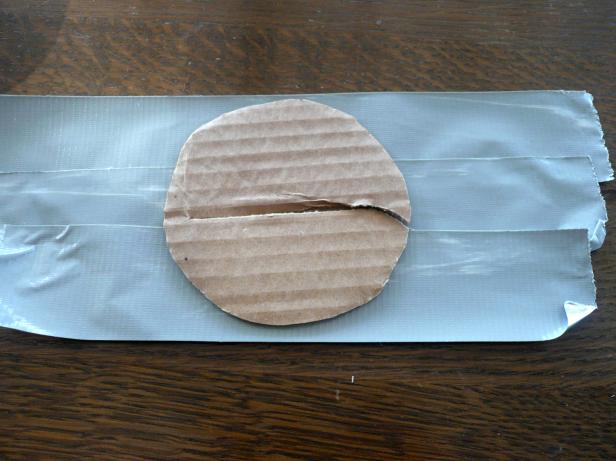 Original-Duct-Tape-Wine-Caddy_bottom-tape-cardboard5_s4x3 Original-Duct-Tape-Wine-Caddy_bottom-tape-cardboard5_s4x3