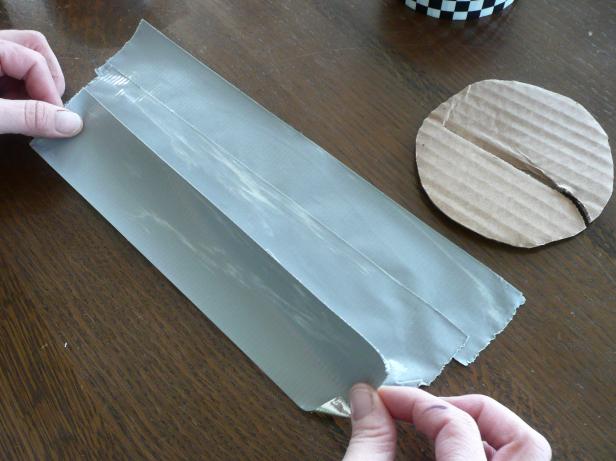 Original-Duct-Tape-Wine-Caddy_laying-out-tape4_s4x3 Original-Duct-Tape-Wine-Caddy_laying-out-tape4_s4x3
