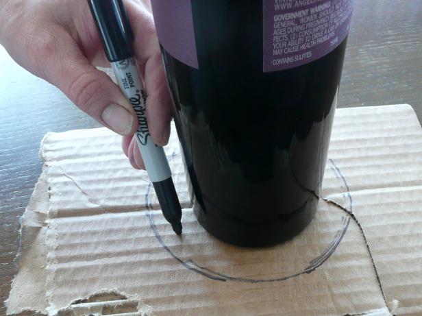 Original-Duct-Tape-Wine-Caddy_tracing-bottle2_s4x3 Original-Duct-Tape-Wine-Caddy_tracing-bottle2_s4x3