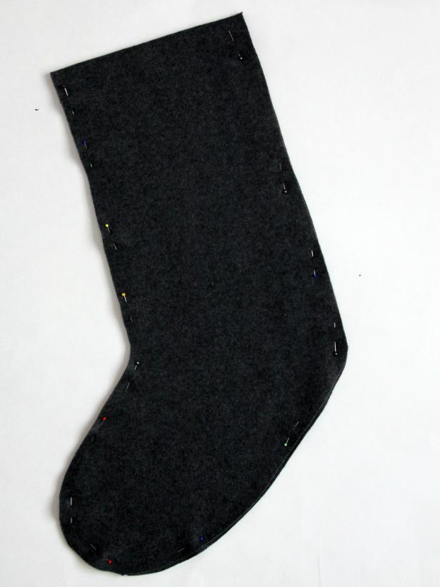 CI-Jess-Abbott_Fleece-Christmas-Stocking-pin-fabric-step2_v CI-Jess-Abbott_Fleece-Christmas-Stocking-pin-fabric-step2_v