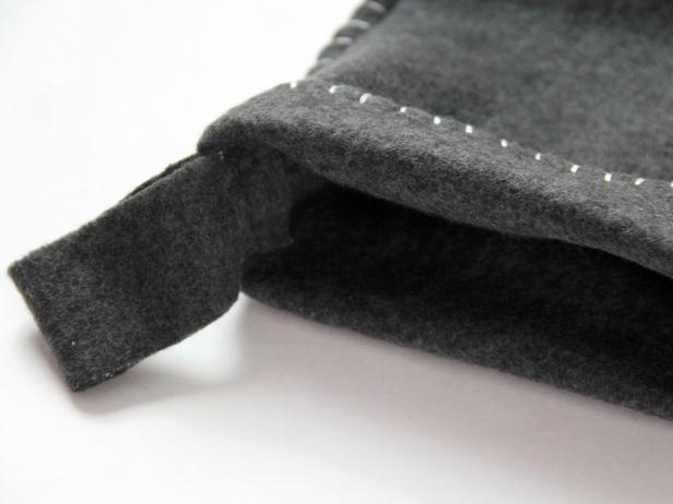 CI-Jess-Abbott_Fleece-Christmas-Stocking-sew-on-tab-loop-step9_h CI-Jess-Abbott_Fleece-Christmas-Stocking-sew-on-tab-loop-step9_h