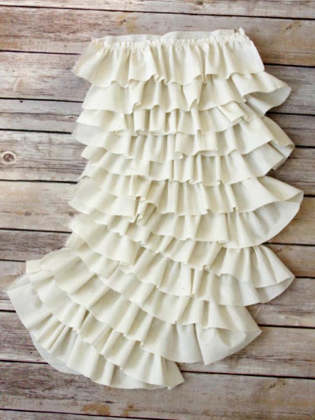 CI-Jess-Abbott_Ruffle-Christmas-Stocking--ruffles-on-step11_v CI-Jess-Abbott_Ruffle-Christmas-Stocking--ruffles-on-step11_v
