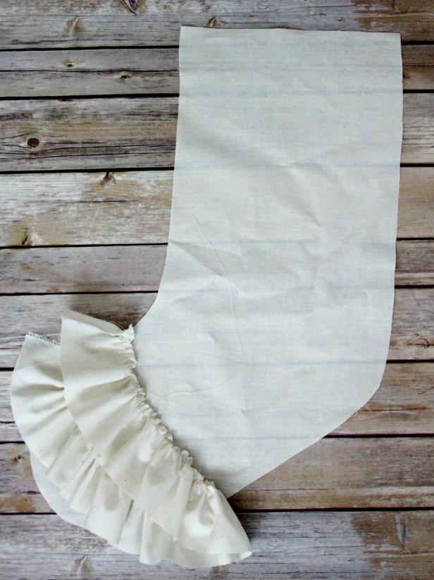 CI-Jess-Abbott_Ruffle-Christmas-Stocking-lay-on-ruffles-step9_v CI-Jess-Abbott_Ruffle-Christmas-Stocking-lay-on-ruffles-step9_v