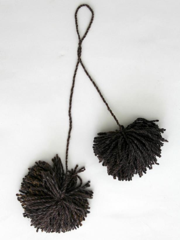 CI-Jess-Abbott_sweater-Christmas-stocking-finished-tassel-step10_v CI-Jess-Abbott_sweater-Christmas-stocking-finished-tassel-step10_v