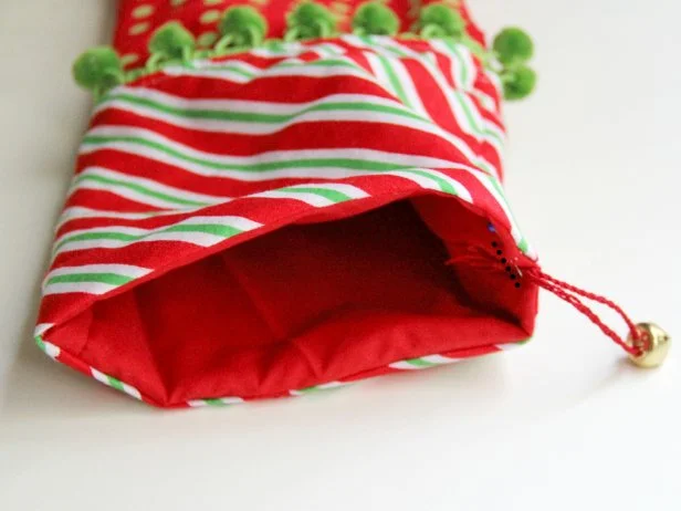 CI-Jess-Abbott_Elf-Christmas-Stocking-attach-loop15_h