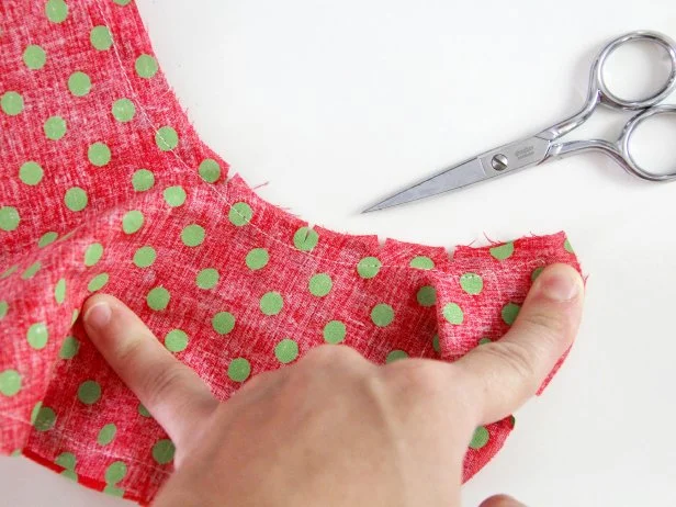 CI-Jess-Abbott_Elf-Christmas-Stocking-clip-seam-allowance9_h