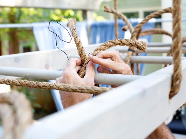 Original_Gathered-lanterns-tie-lanterns-onto-ladder_h Original_Gathered-lanterns-tie-lanterns-onto-ladder_h
