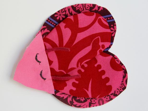 CI-Jess-Abbott_Love-bug-stuffed-toys-pin-head-sewn-on_h CI-Jess-Abbott_Love-bug-stuffed-toys-pin-head-sewn-on_h