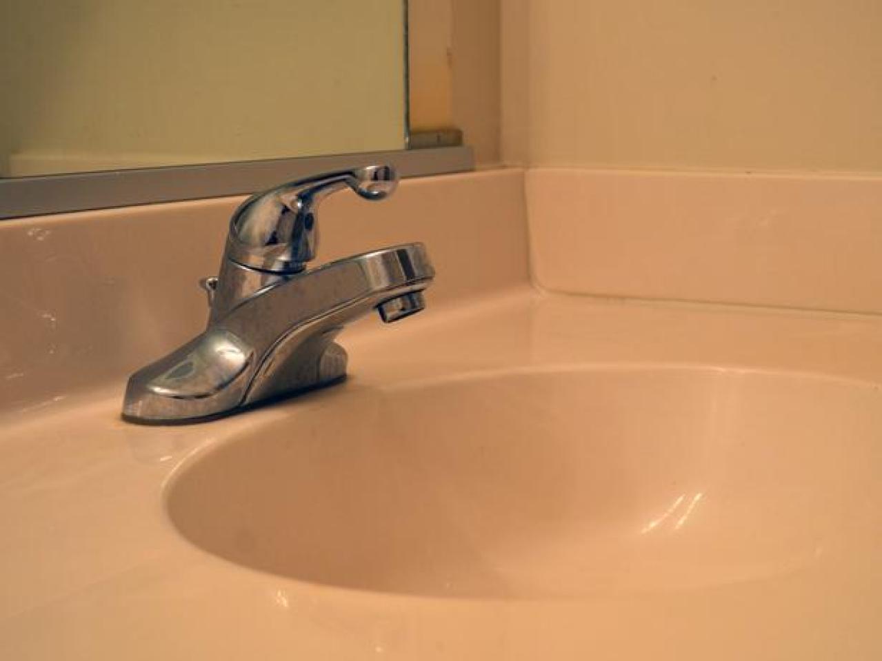 replace bathroom sink fauce