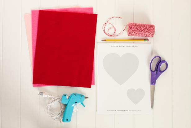 CI_Kim-Stoegbauer-heartfelt-garland-materials_s4x3 CI_Kim-Stoegbauer-heartfelt-garland-materials_s4x3