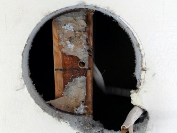 CI-Dylan-Eastman_light-fixture-replacement-hole-without-junction-box_h CI-Dylan-Eastman_light-fixture-replacement-hole-without-junction-box_h