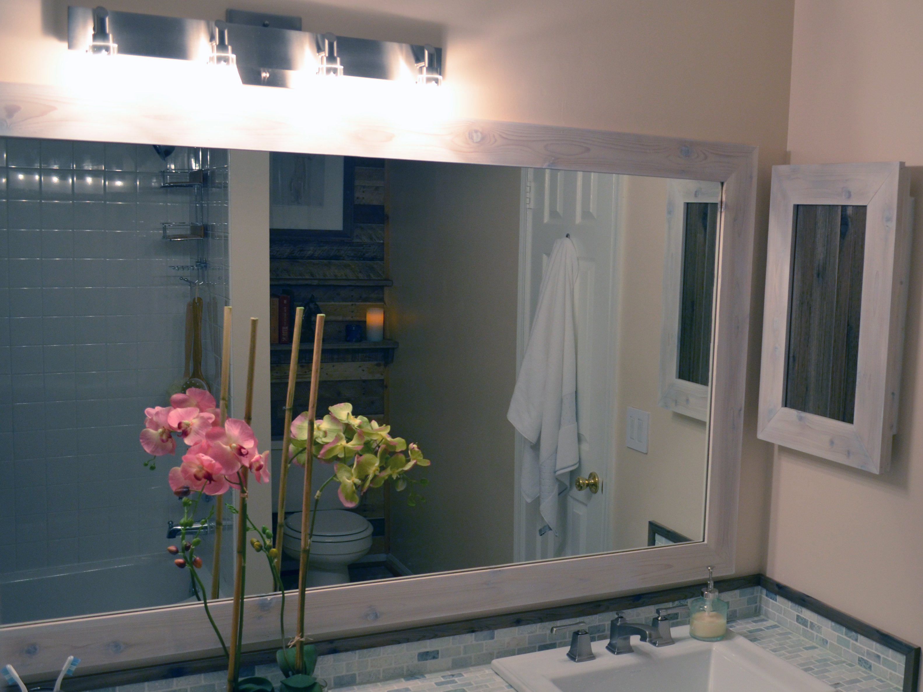 Light Bathroom Mirror Nujits