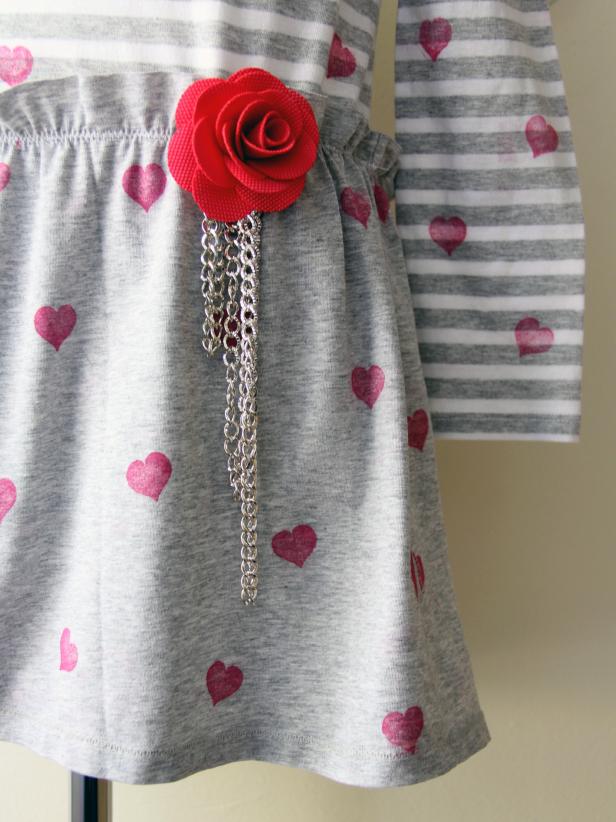CI-Jess-Abbott_Heart-dress-sliver-chain-accessory-on-dress18_h CI-Jess-Abbott_Heart-dress-sliver-chain-accessory-on-dress18_h