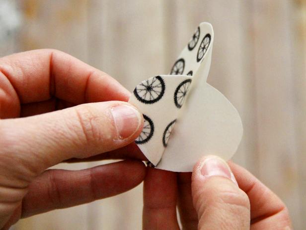 CI-Jess-Abbott_heart-shape-patch-peel-off-back8_h CI-Jess-Abbott_heart-shape-patch-peel-off-back8_h