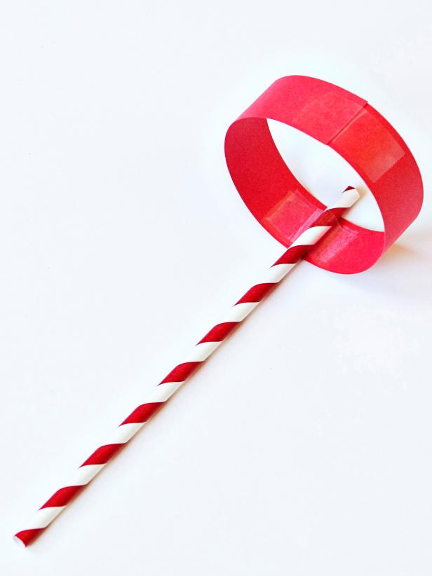 CI-Jessica-Downey-straw-airplane-one-circle-straw_s3x4 CI-Jessica-Downey-straw-airplane-one-circle-straw_s3x4