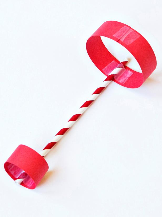 CI-Jessica-Downey-straw-airplane-two-circles-straw_s3x4 CI-Jessica-Downey-straw-airplane-two-circles-straw_s3x4