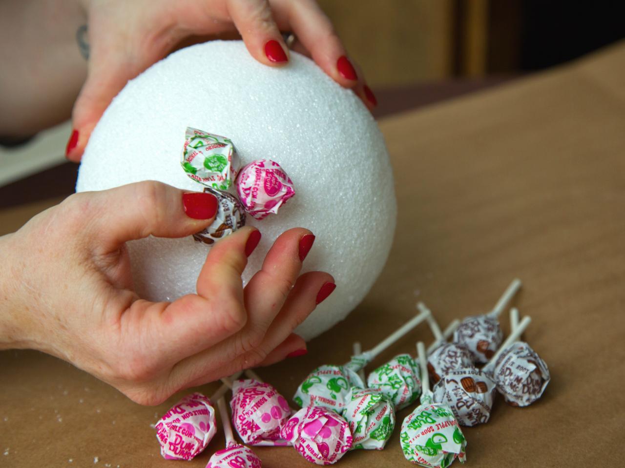 How to Make a Lollipop Topiary Centerpiece howtos DIY