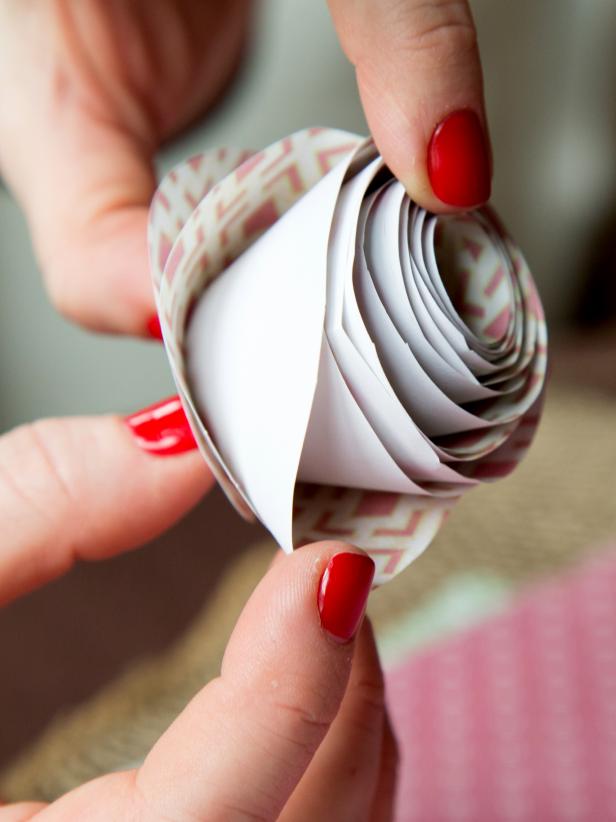 Original-Rosebud-Streamers_shape-outer-ring-step9c_3x4 Original-Rosebud-Streamers_shape-outer-ring-step9c_3x4