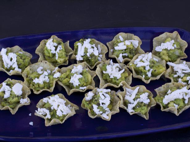 CI-Manvi-Droni_avocado-chimi-dip-torilla-cups_4x3 CI-Manvi-Droni_avocado-chimi-dip-torilla-cups_4x3