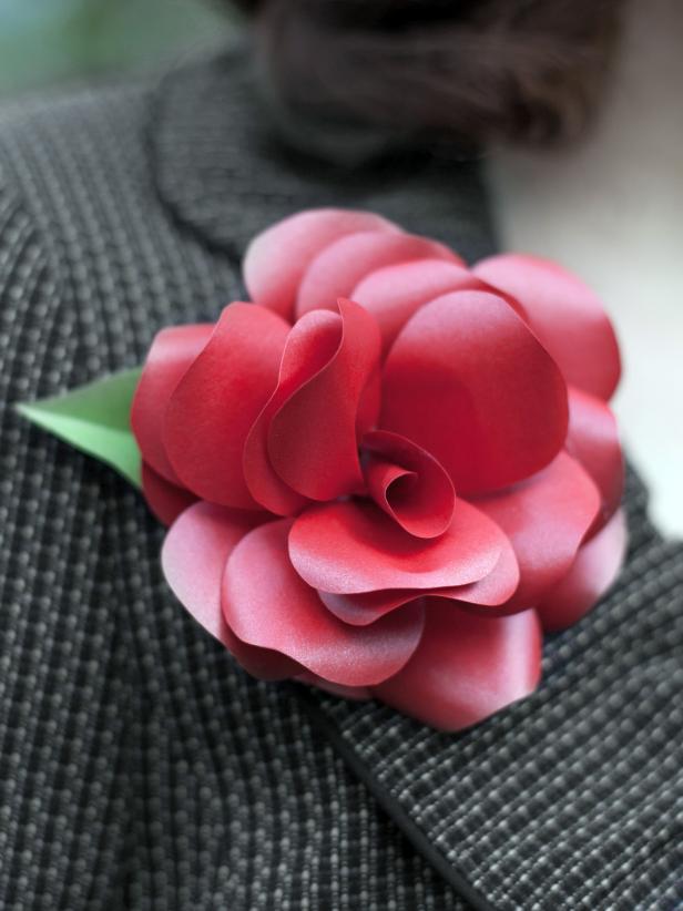 CI-Lia-Grffin_Paper-roses-red-corsage_3x4 CI-Lia-Grffin_Paper-roses-red-corsage_3x4