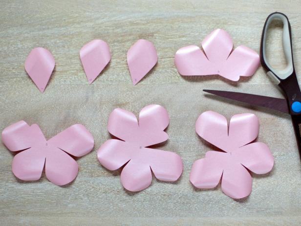 CI-Lia-Griffith_Paper-Roses-cut-outs-step4_4x3 CI-Lia-Griffith_Paper-Roses-cut-outs-step4_4x3