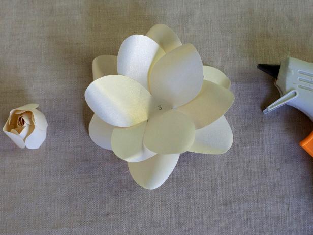 CI-Lia-Griffith_Gardenia-cut-petal-glue-pieces-Step12_4x3 CI-Lia-Griffith_Gardenia-cut-petal-glue-pieces-Step12_4x3
