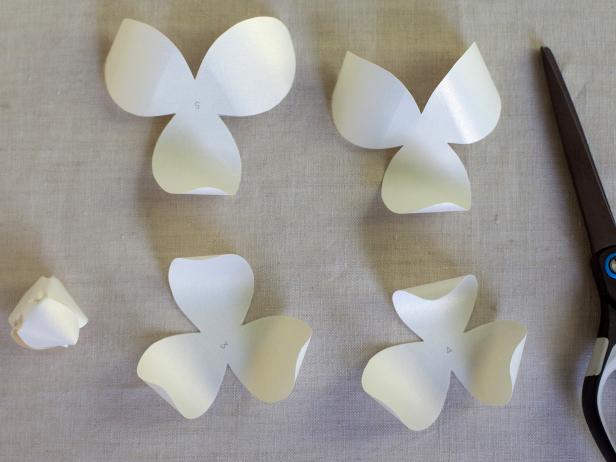 CI-Lia-Griffith_Gardenia-cut-petal-marry-pieces-Step9_4x3 CI-Lia-Griffith_Gardenia-cut-petal-marry-pieces-Step9_4x3