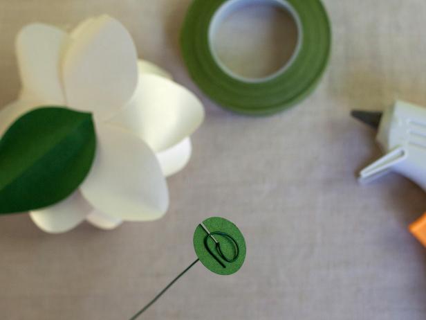 CI-Lia-Griffith_Gardenia-wire-stem-Step19_4x3 CI-Lia-Griffith_Gardenia-wire-stem-Step19_4x3