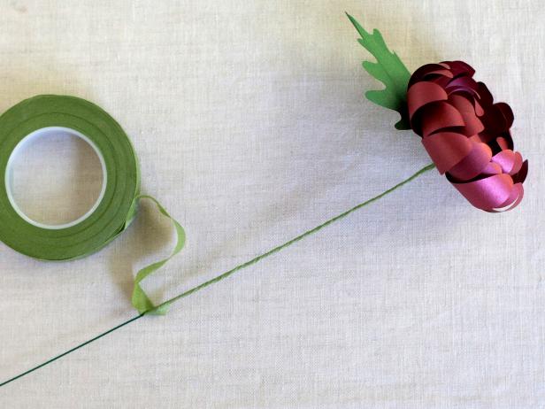 CI-Lia-Griffith_Paper-Mum-wrap-wire-step10_4x3 CI-Lia-Griffith_Paper-Mum-wrap-wire-step10_4x3